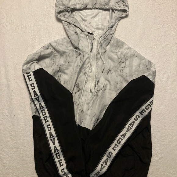 Ardene Marble and Black Sweater - Picture 1 of 3